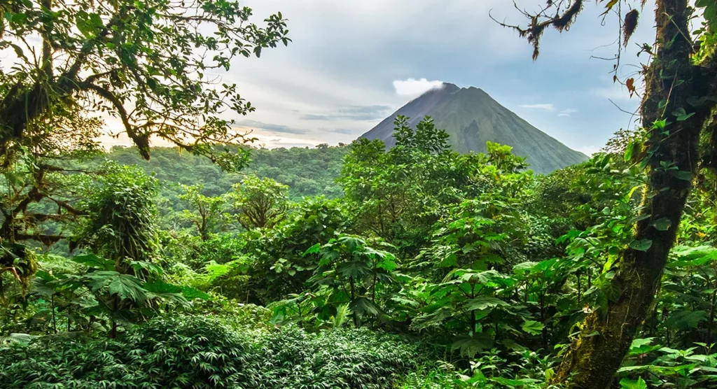 Découverte du Volcan Arenal au Costa Rica : un incontournable pour les aventuriers ?