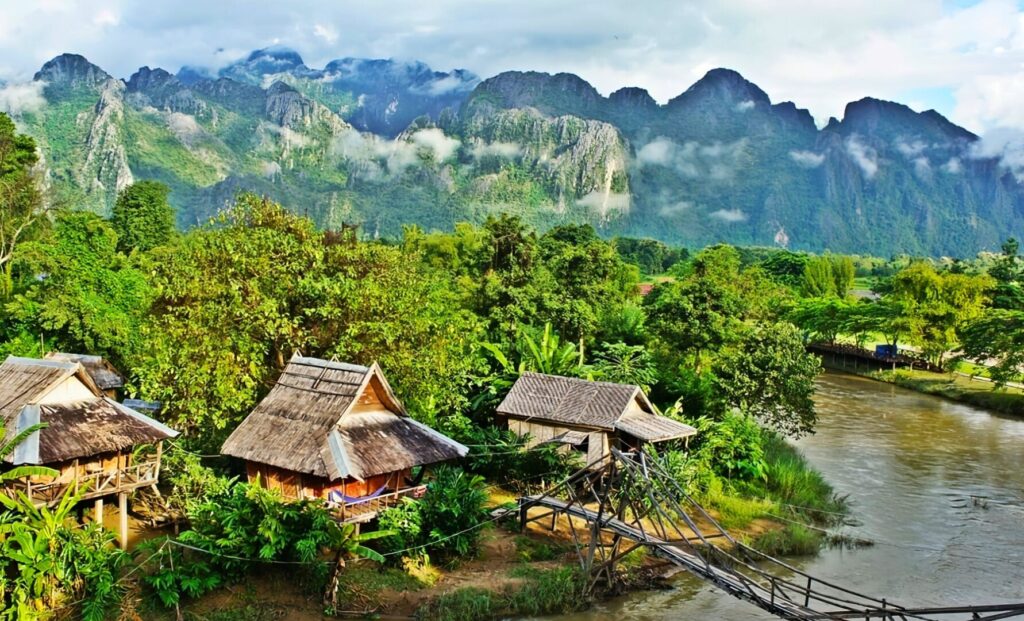 vang vieng, le joyau caché du Laos : que voir et que faire ?
