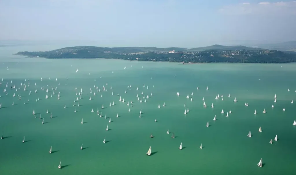 Découvrir le lac Balaton en Hongrie : une destination incontournable ?