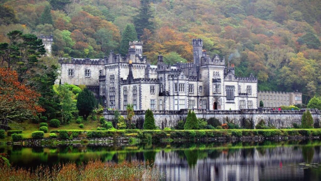 Découverte de l’abbaye de Kylemore : un joyau historique niché dans le Connemara
