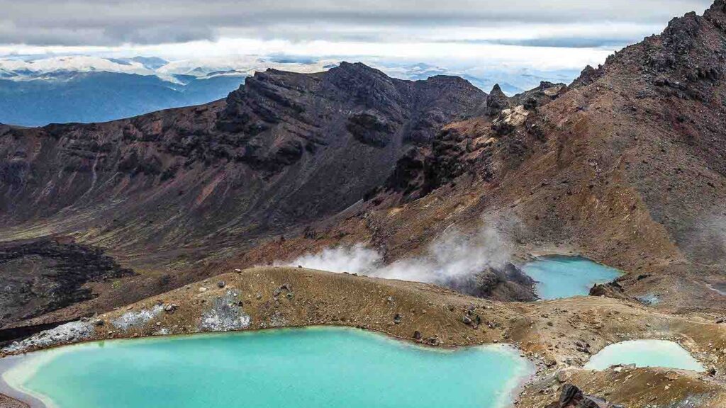 Découverte du parc national de Tongariro : guide complet pour une aventure néo-zélandaise inoubliable