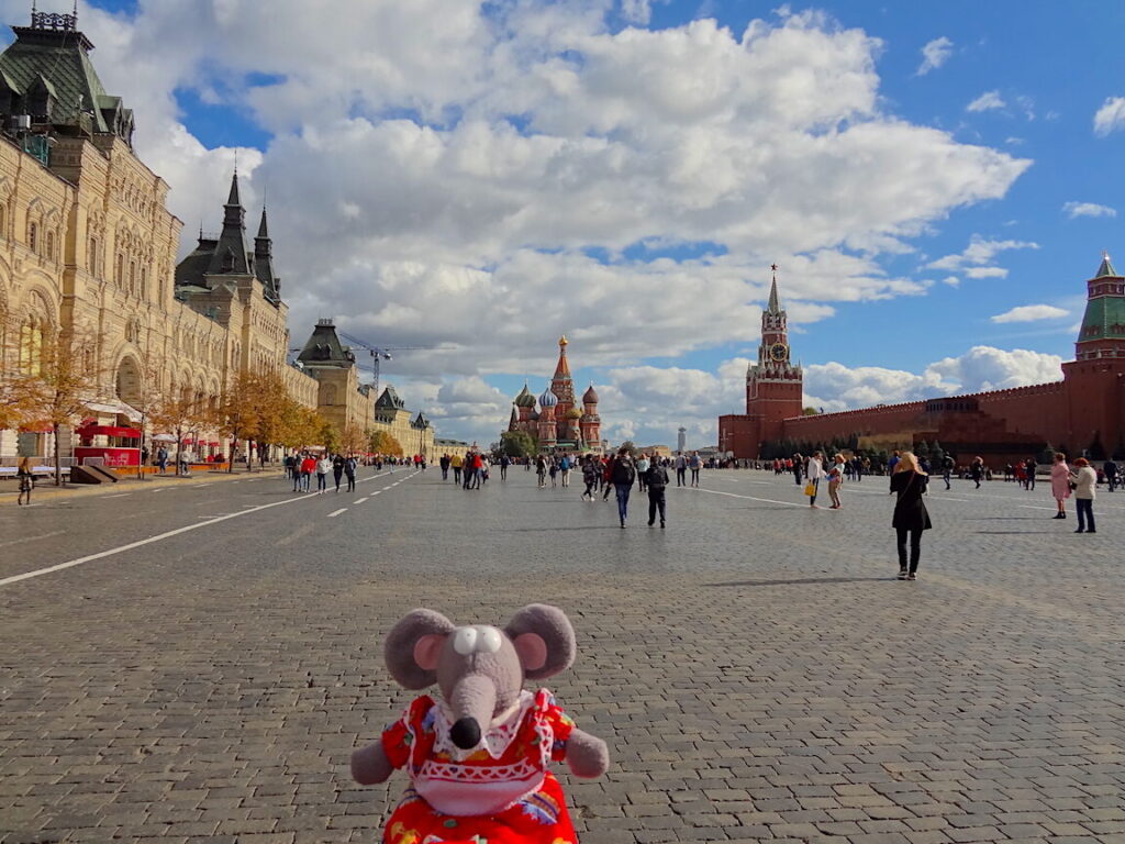 Pourquoi visiter Moscou offre une expérience différente de Saint-Pétersbourg ?