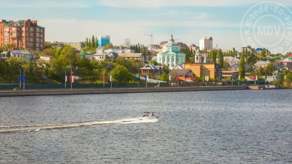 Quelle est la meilleure période pour visiter Tambov selon la météo et les événements locaux ?