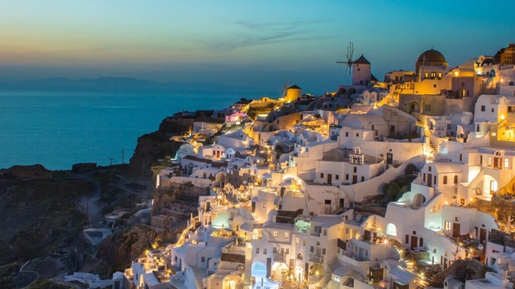 Comment rejoindre Santorin depuis Héraklion : guide complet du voyageur