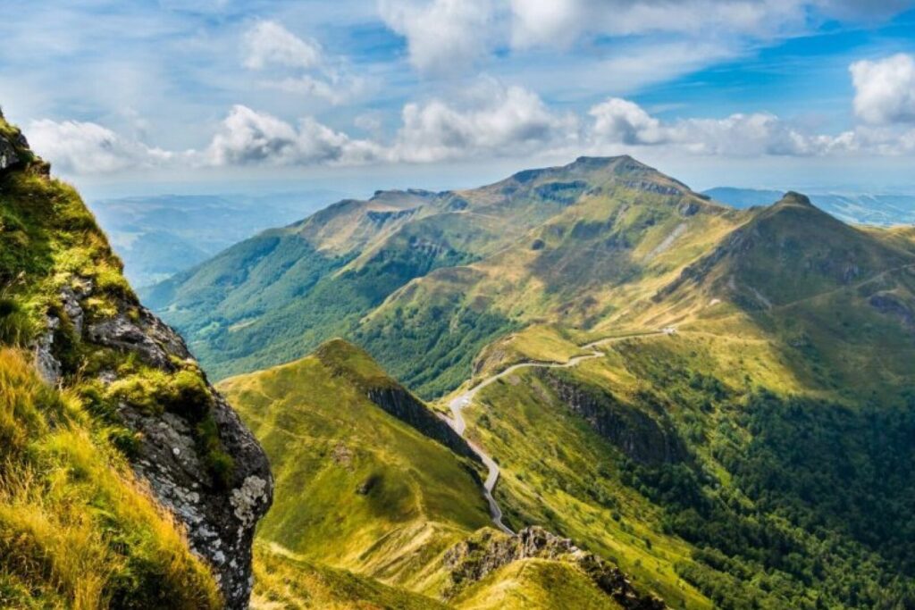 Pourquoi l&rsquo;Auvergne est-elle une destination inconditionnelle pour les amoureux de la nature ?