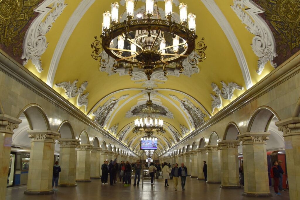Voyage solo en Russie en hiver : récits, conseils et expériences authentiques de Saint-Pétersbourg à la Sibérie