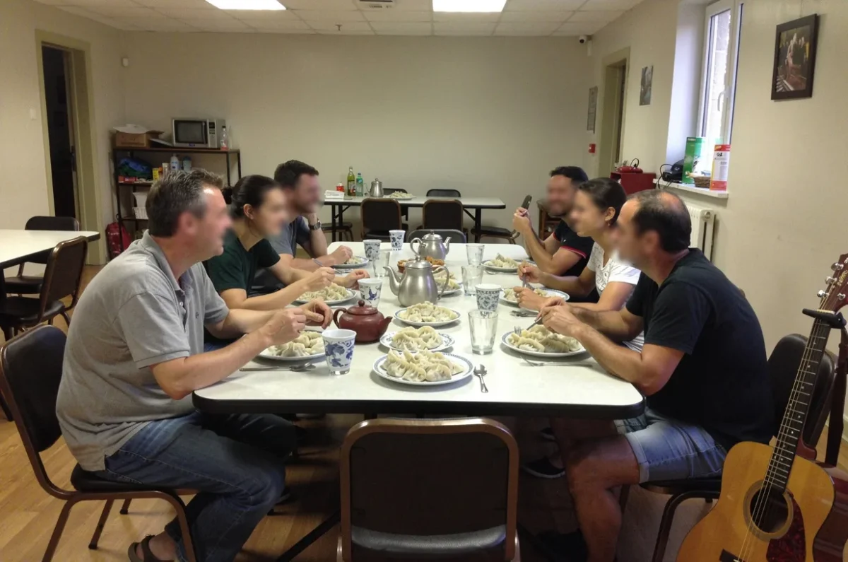 Le repas du jeudi, guitare comprise